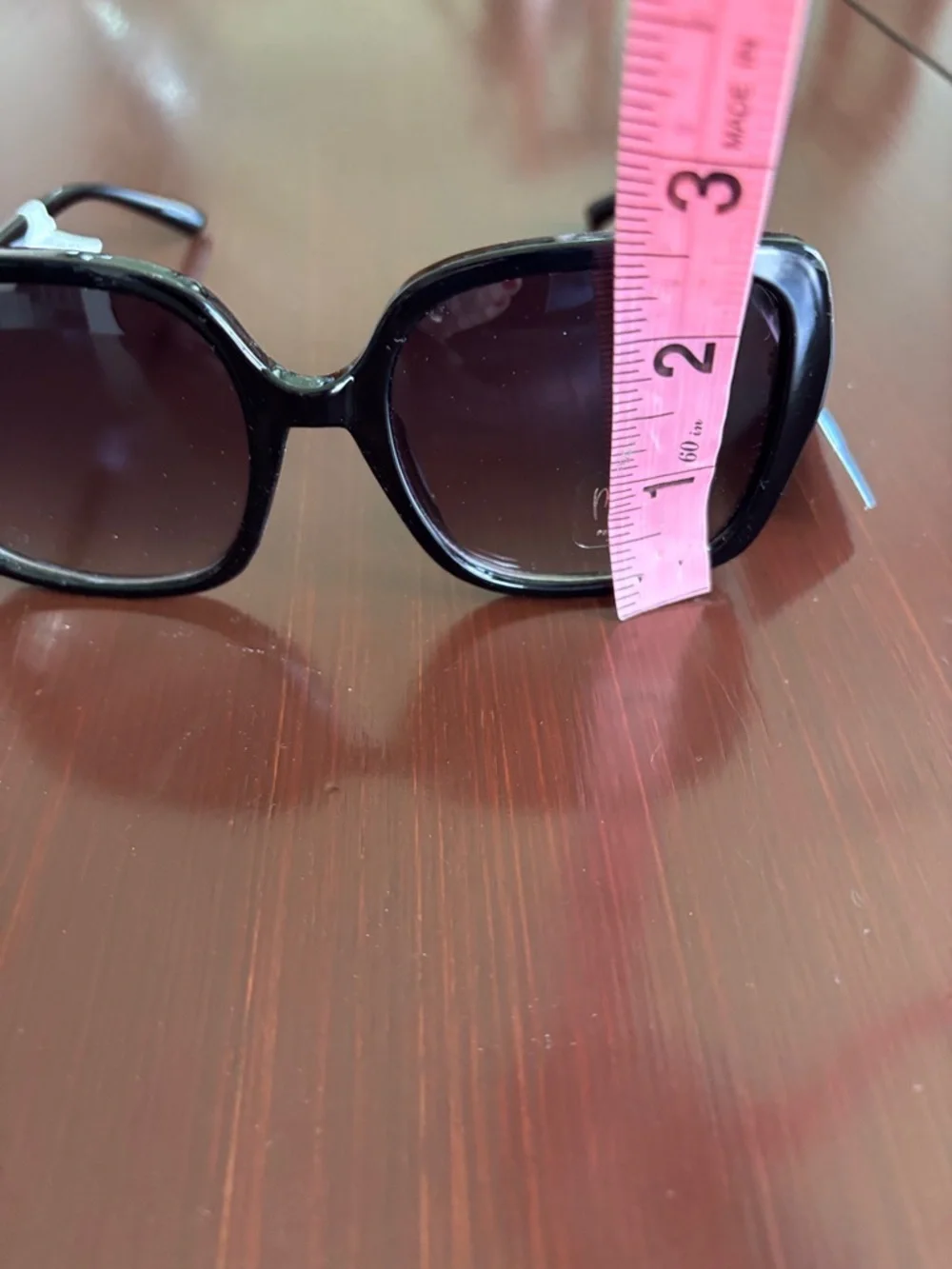 Mackie 100% UV protection Square/round black frame & gradient lens,gold accent